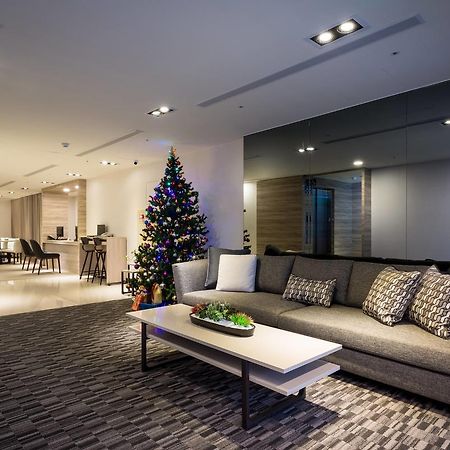 Urhome Hotel Taipei Bagian luar foto