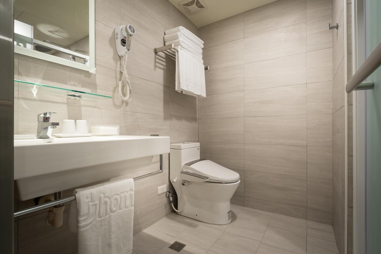 Urhome Hotel Taipei Bagian luar foto