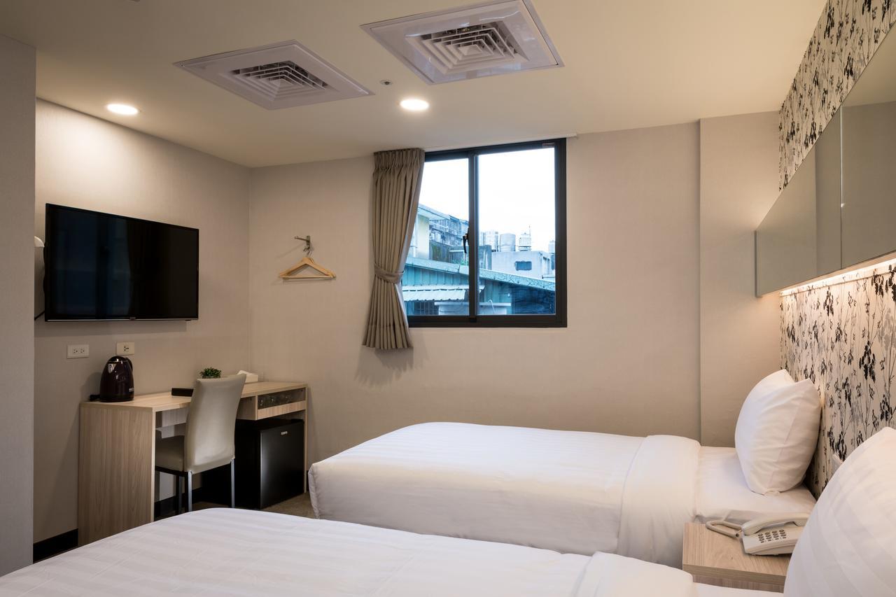 Urhome Hotel Taipei Bagian luar foto