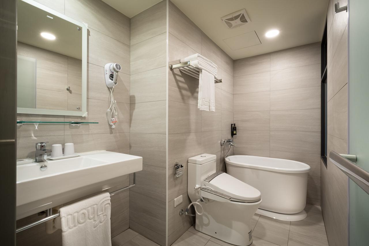 Urhome Hotel Taipei Bagian luar foto