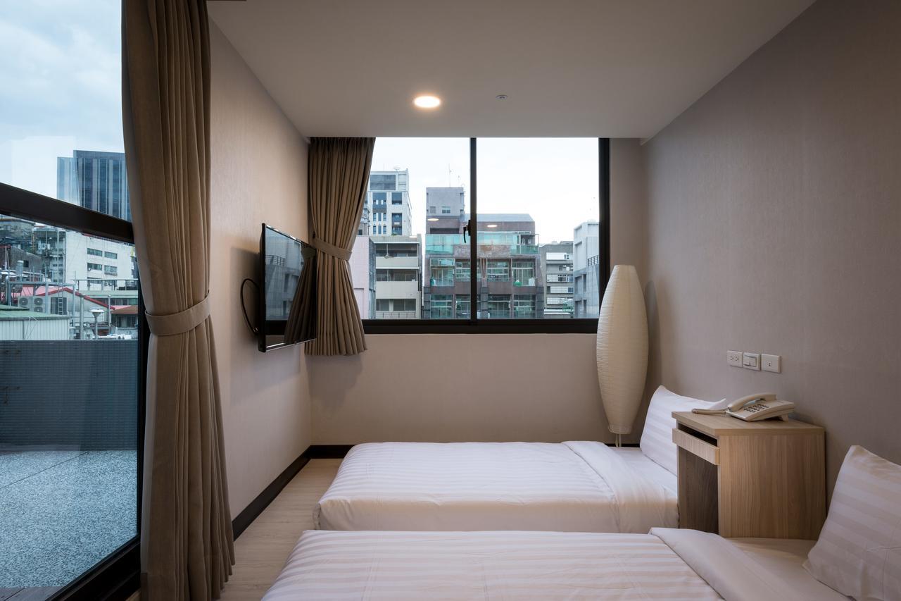 Urhome Hotel Taipei Bagian luar foto