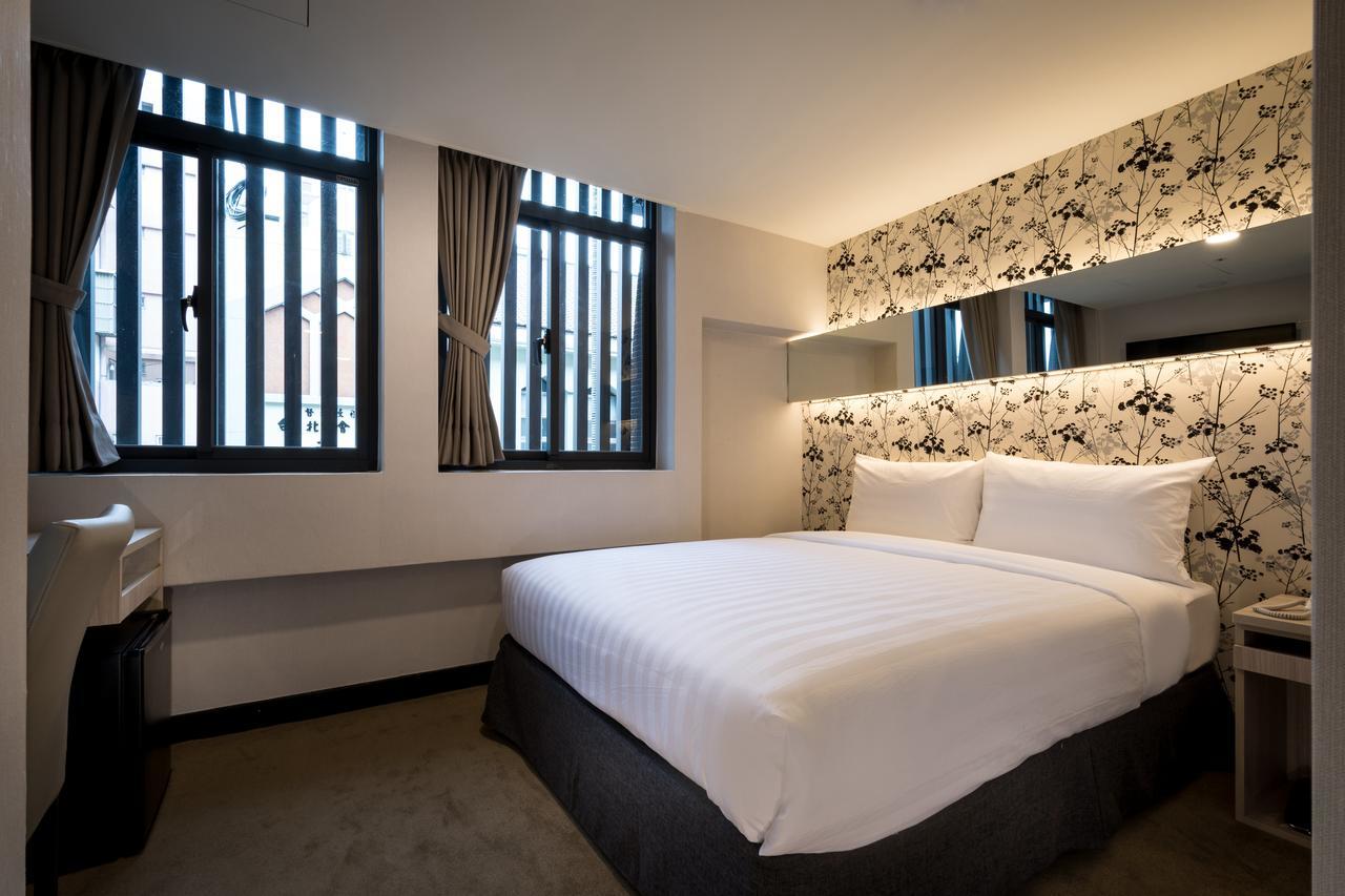 Urhome Hotel Taipei Bagian luar foto