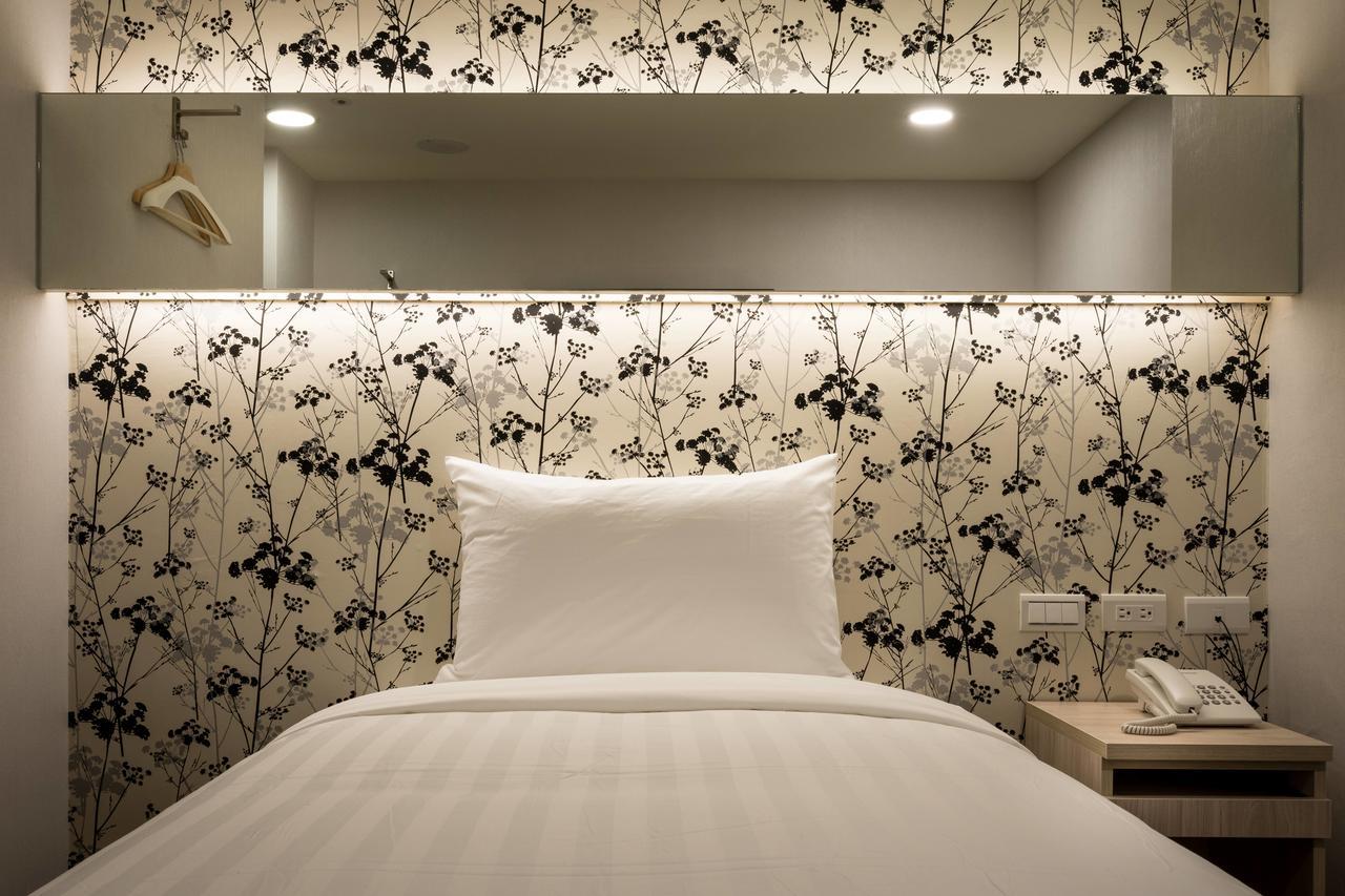 Urhome Hotel Taipei Bagian luar foto