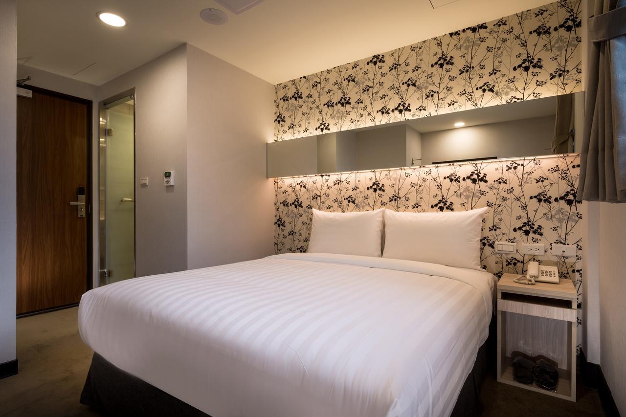 Urhome Hotel Taipei Bagian luar foto