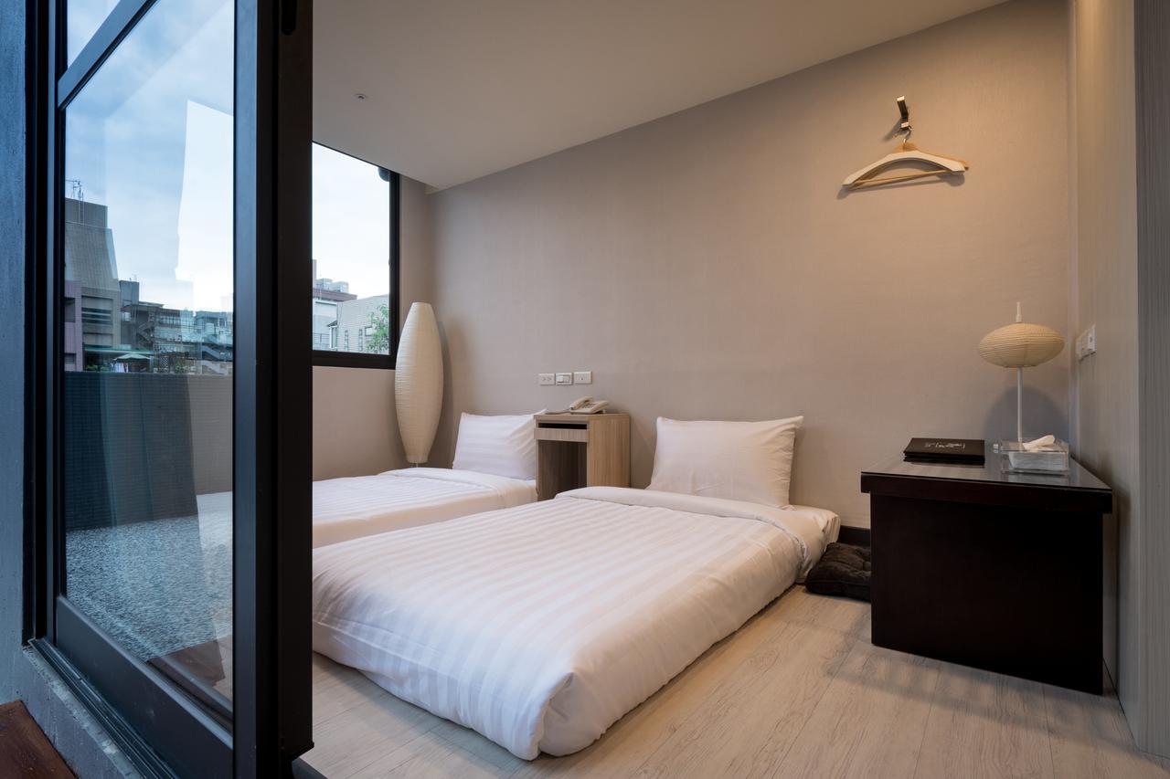 Urhome Hotel Taipei Bagian luar foto