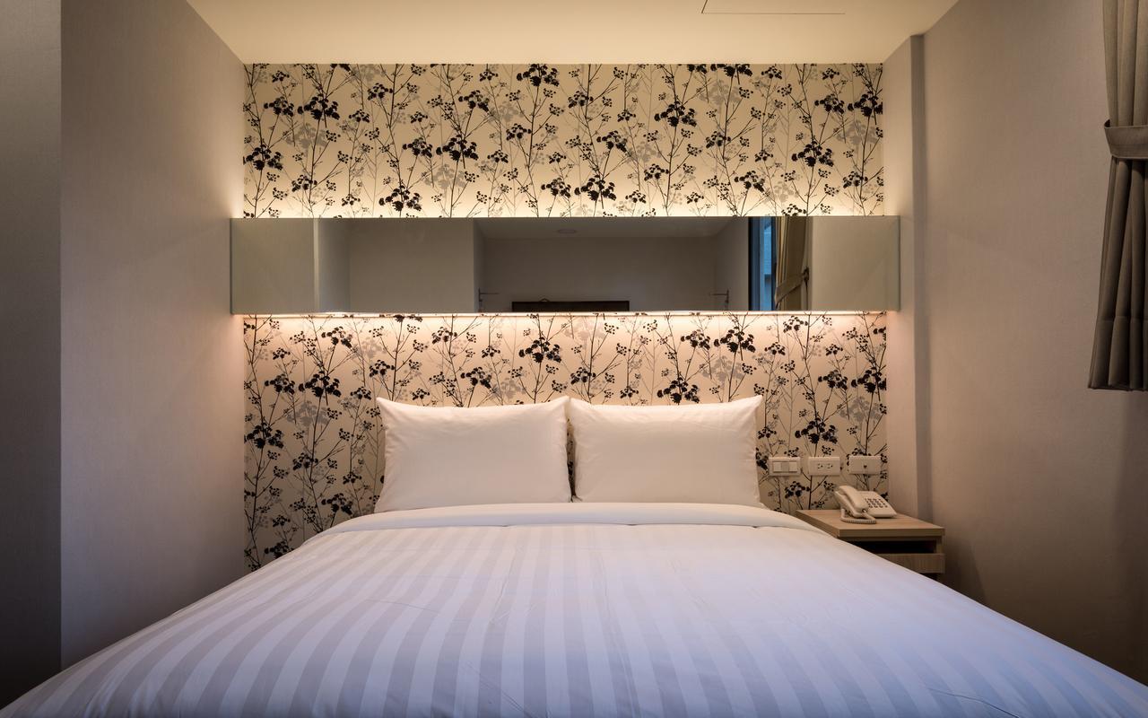 Urhome Hotel Taipei Bagian luar foto