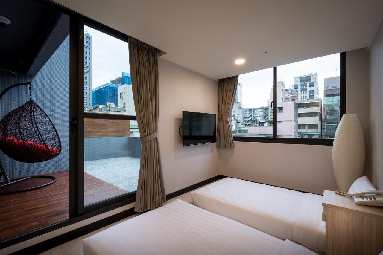 Urhome Hotel Taipei Bagian luar foto