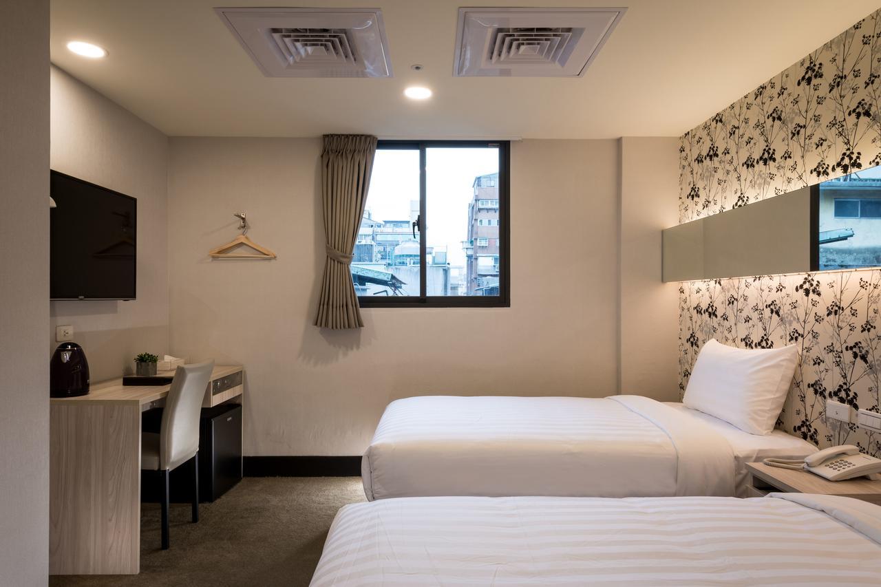 Urhome Hotel Taipei Bagian luar foto
