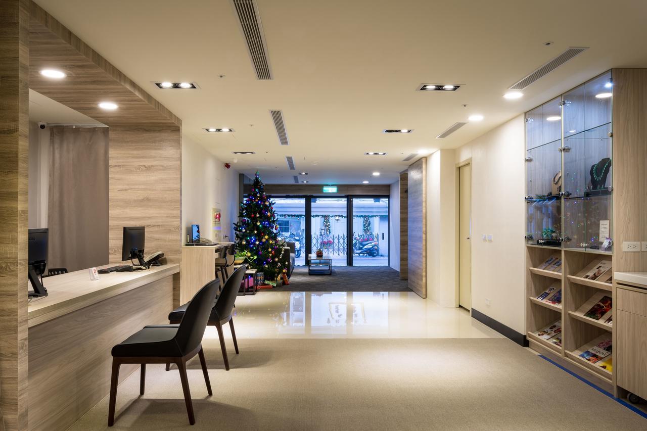 Urhome Hotel Taipei Bagian luar foto
