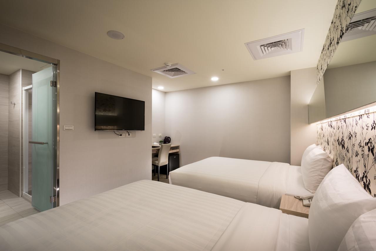 Urhome Hotel Taipei Bagian luar foto